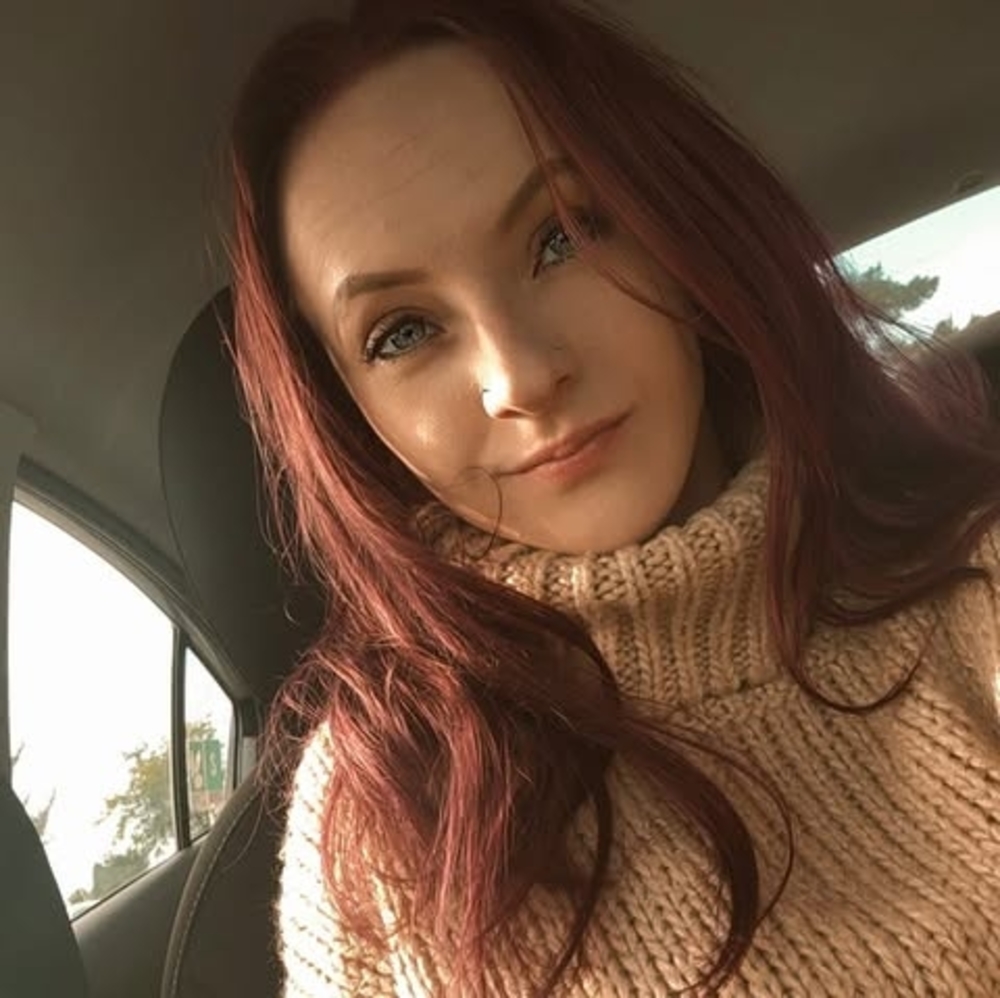 Meet your Posher, Elise